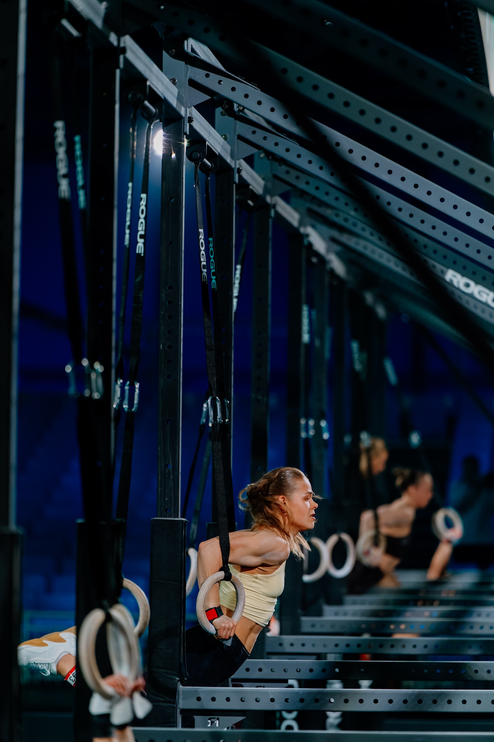 Kriger athletes doing ring dips along the rig